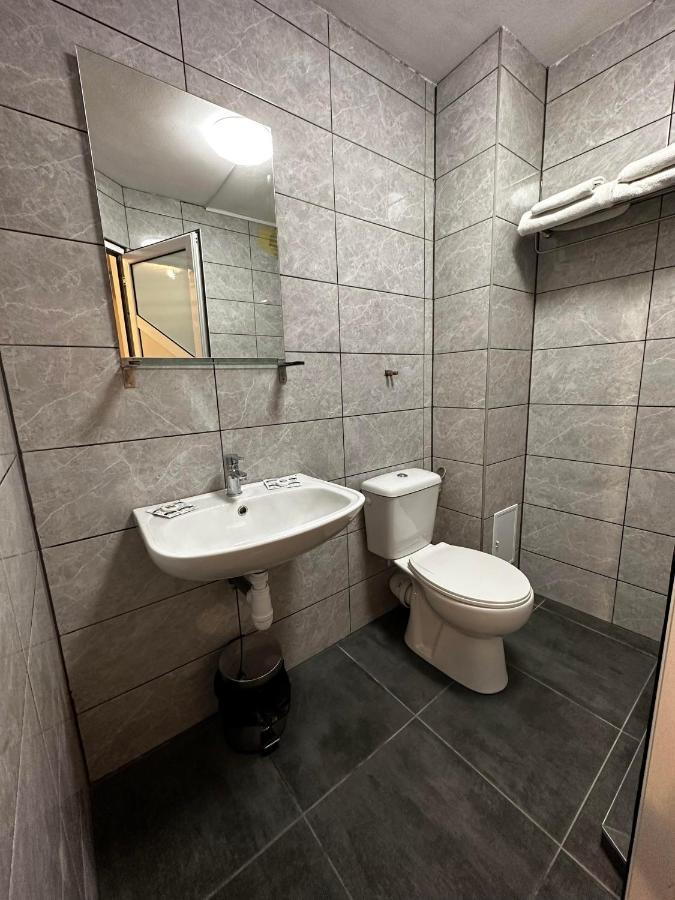 Casa Bucovineana Aparthotel Яш Екстериор снимка